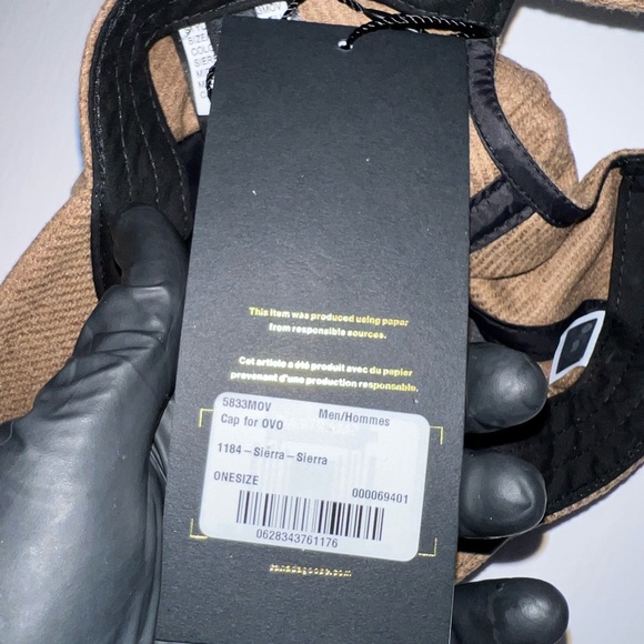 October’s Very Own x Canada Goose Hat - Picture 3 of 6